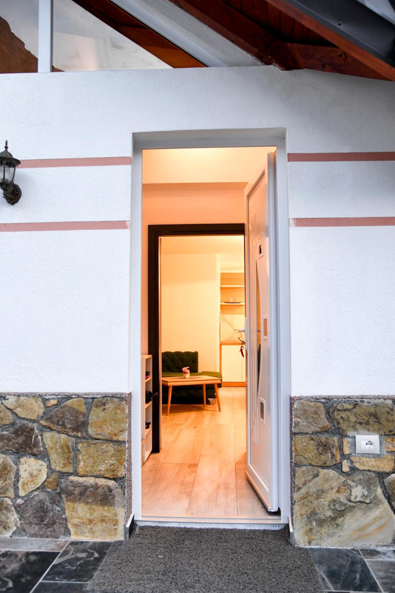 Breezy Hotel Valbone Eksteriør bilde
